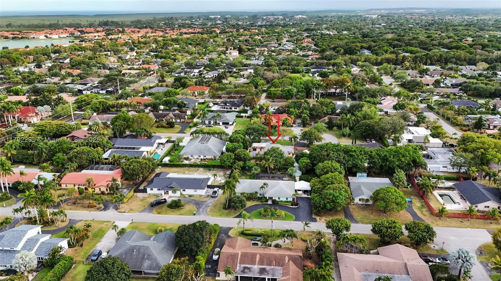 Real estate property located at 8261 186th St, Miami-dade, Old Cutler Grove, Cutler Bay, FL