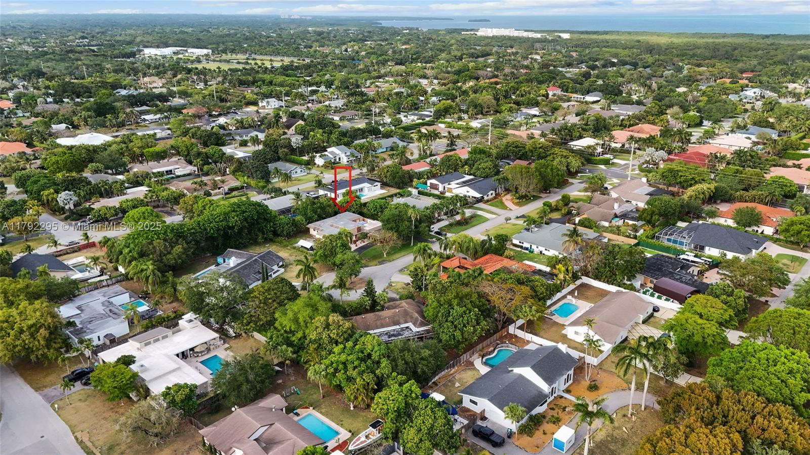 Real estate property located at 8261 186th St, Miami-dade, Old Cutler Grove, Cutler Bay, FL