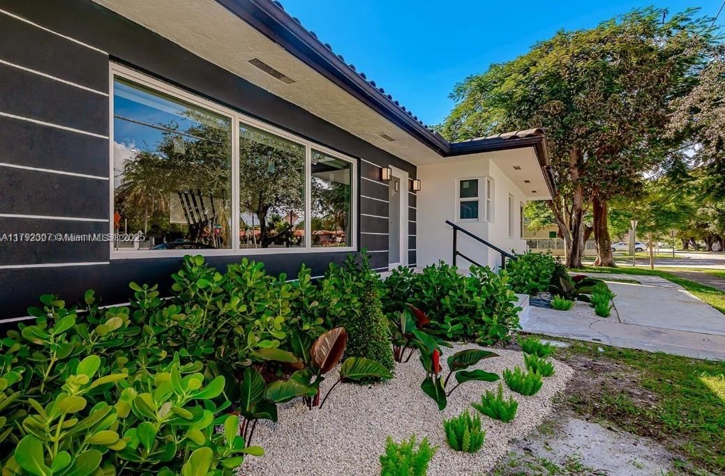Real estate property located at 1955 5th Ave, Miami-dade, Holleman Park, Miami, FL