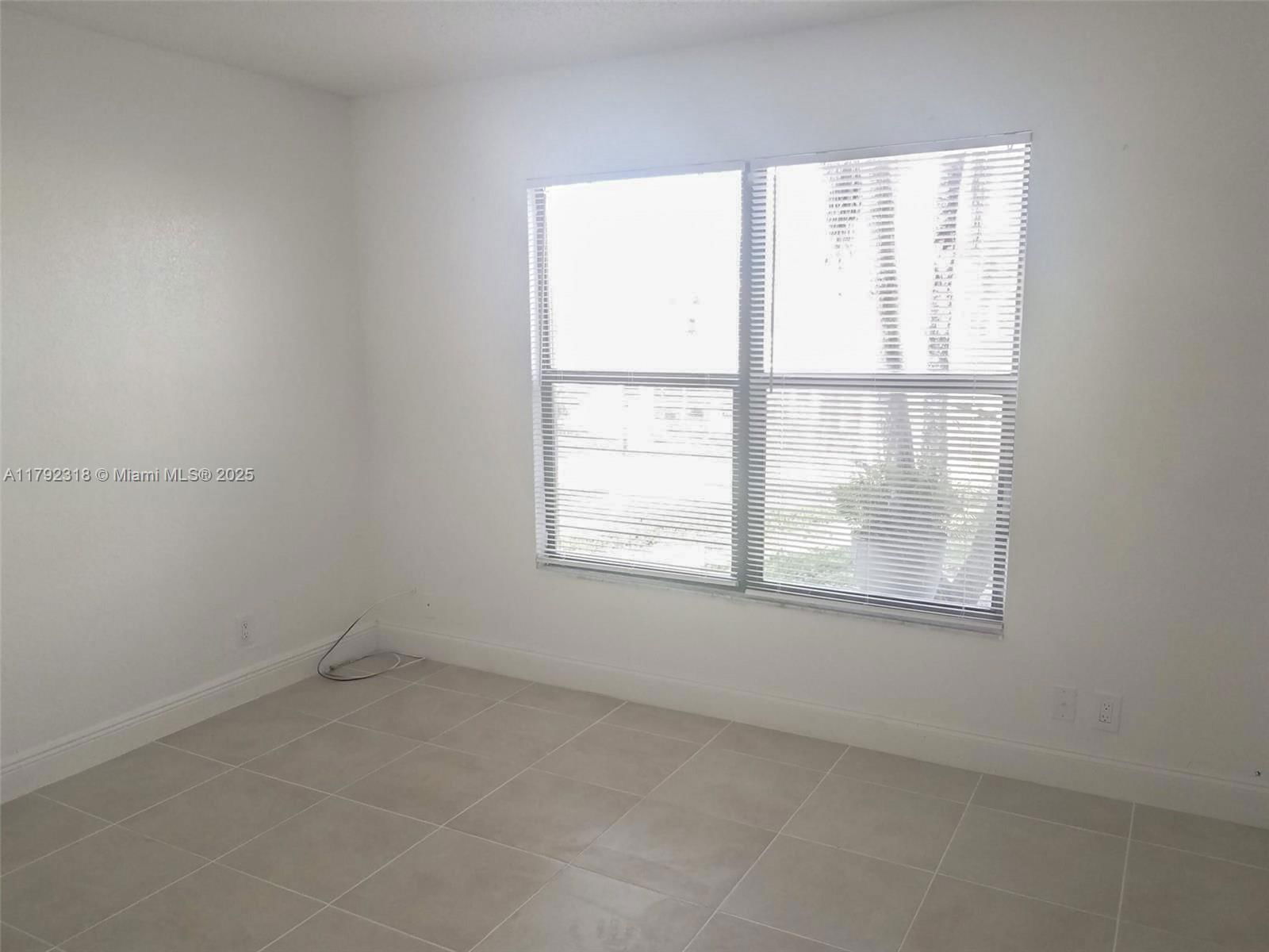 Real estate property located at 1513 Lake Crystal Dr B, Palm Beach, Palm Beach Grande Condo, West Palm Beach, FL