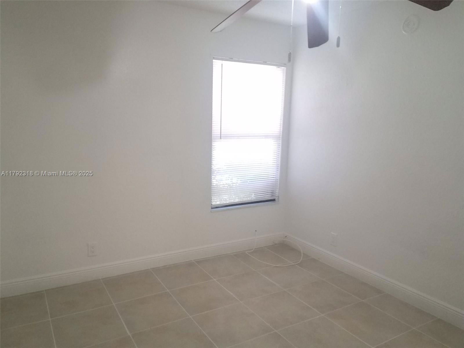 Real estate property located at 1513 Lake Crystal Dr B, Palm Beach, Palm Beach Grande Condo, West Palm Beach, FL