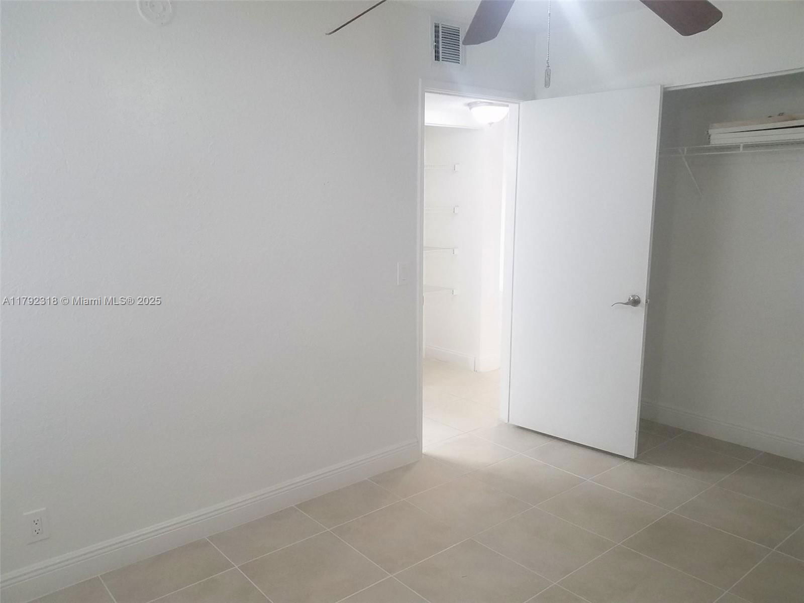 Real estate property located at 1513 Lake Crystal Dr B, Palm Beach, Palm Beach Grande Condo, West Palm Beach, FL