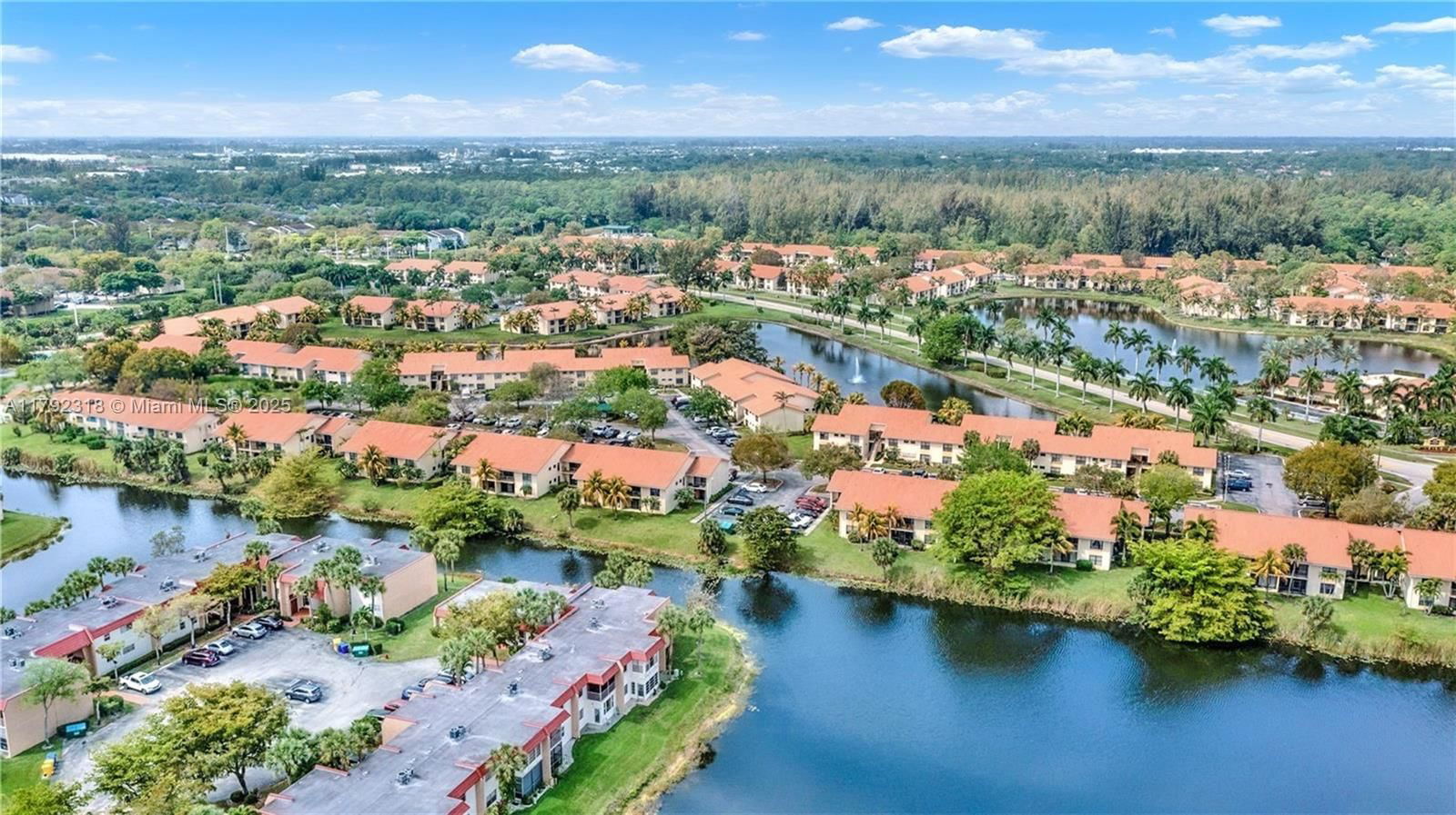 Real estate property located at 1513 Lake Crystal Dr B, Palm Beach, Palm Beach Grande Condo, West Palm Beach, FL