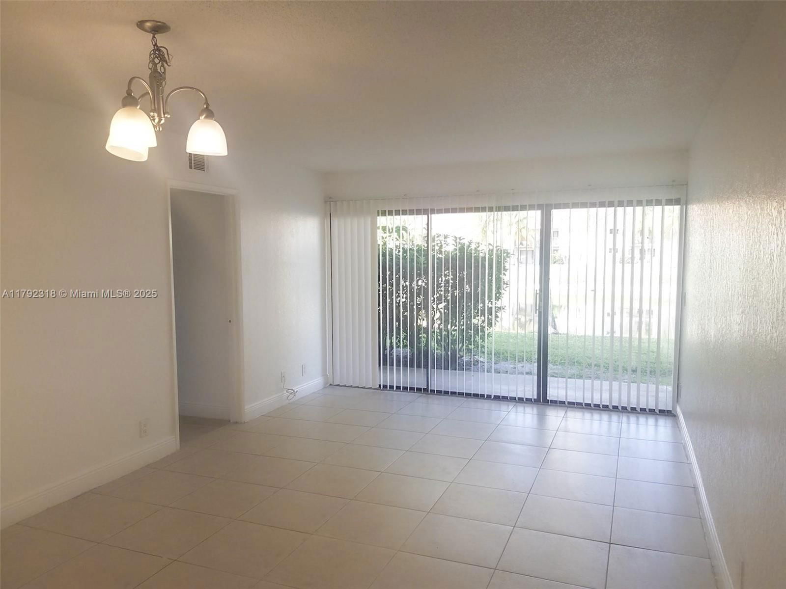 Real estate property located at 1513 Lake Crystal Dr B, Palm Beach, Palm Beach Grande Condo, West Palm Beach, FL