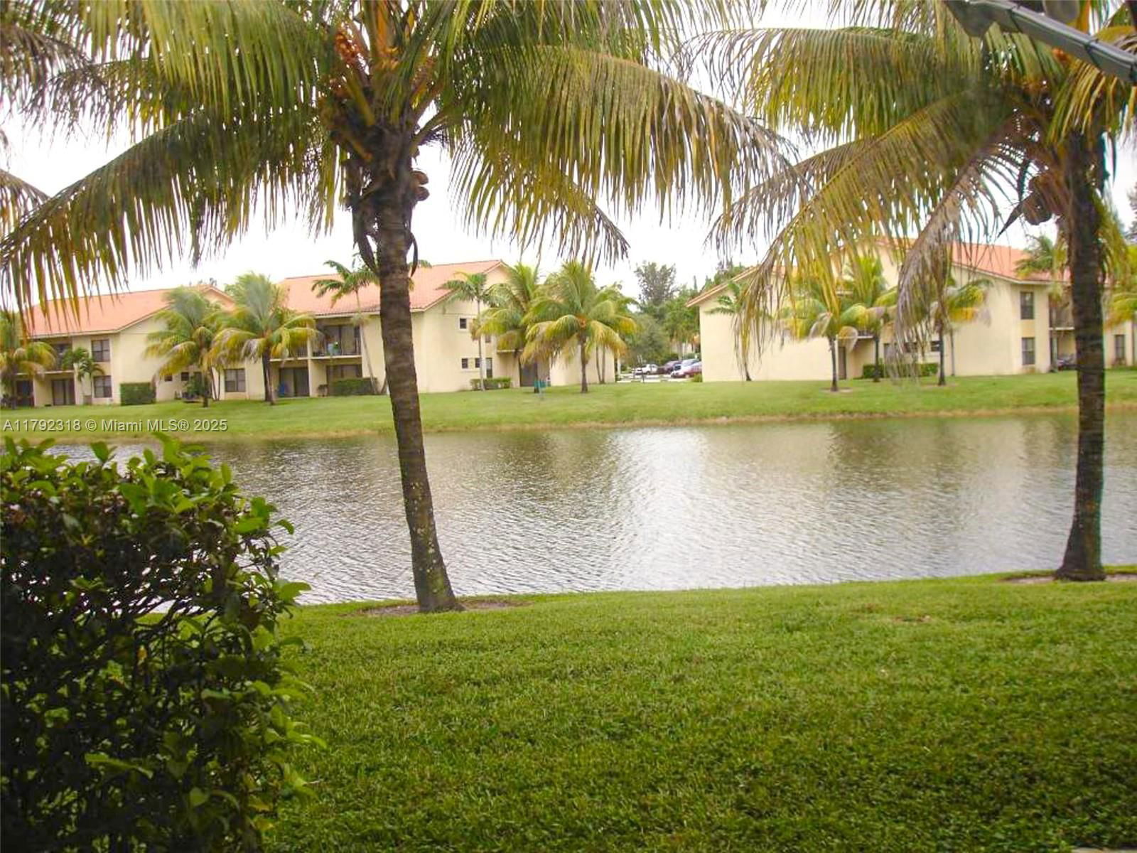 Real estate property located at 1513 Lake Crystal Dr B, Palm Beach, Palm Beach Grande Condo, West Palm Beach, FL