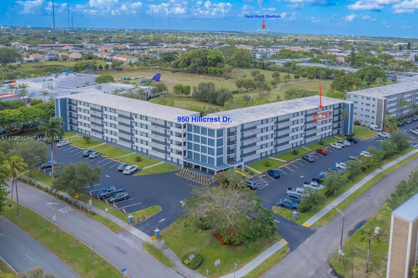Real estate property located at 950 Hillcrest Dr #414, Broward, Hillcrest Country Club No, Hollywood, FL