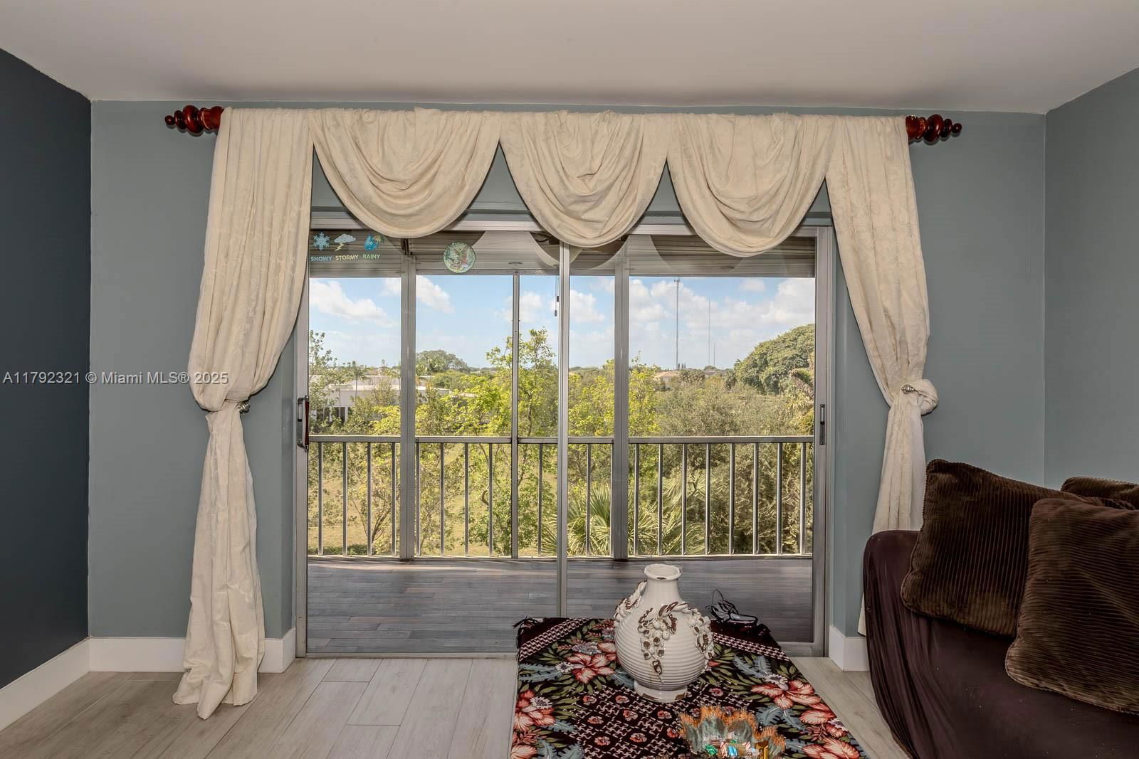 Real estate property located at 950 Hillcrest Dr #414, Broward, Hillcrest Country Club No, Hollywood, FL