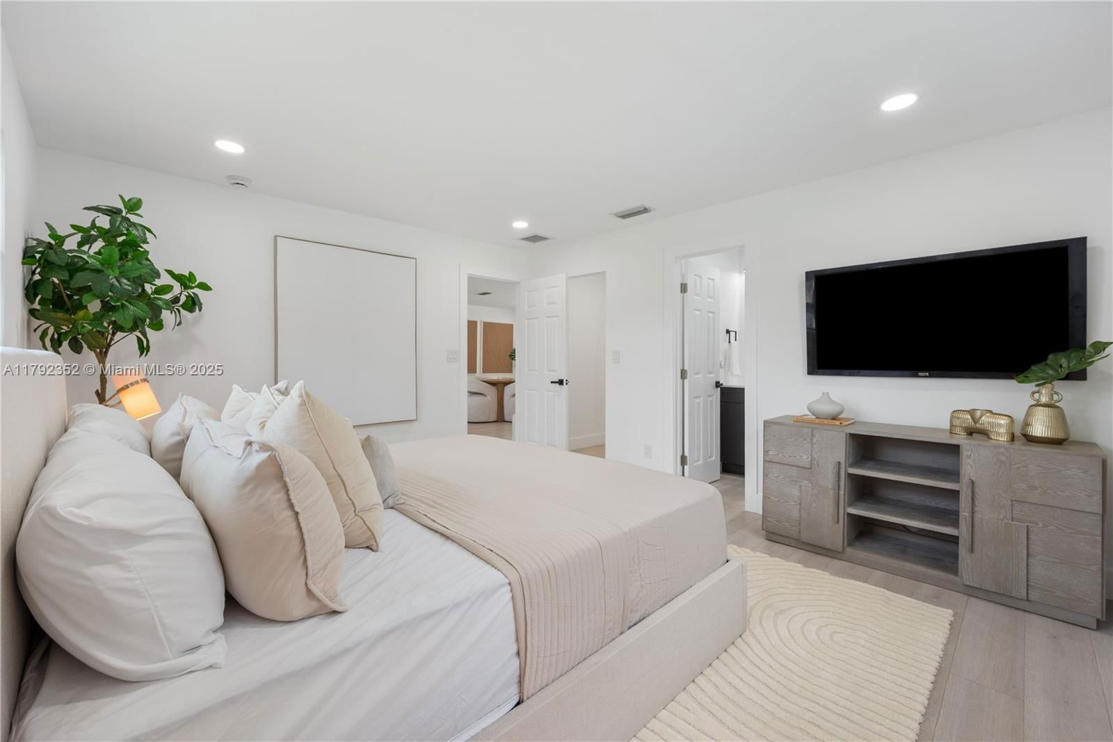 Real estate property located at 4617 28th Way, Broward, R Y K Homesites, Dania Beach, FL