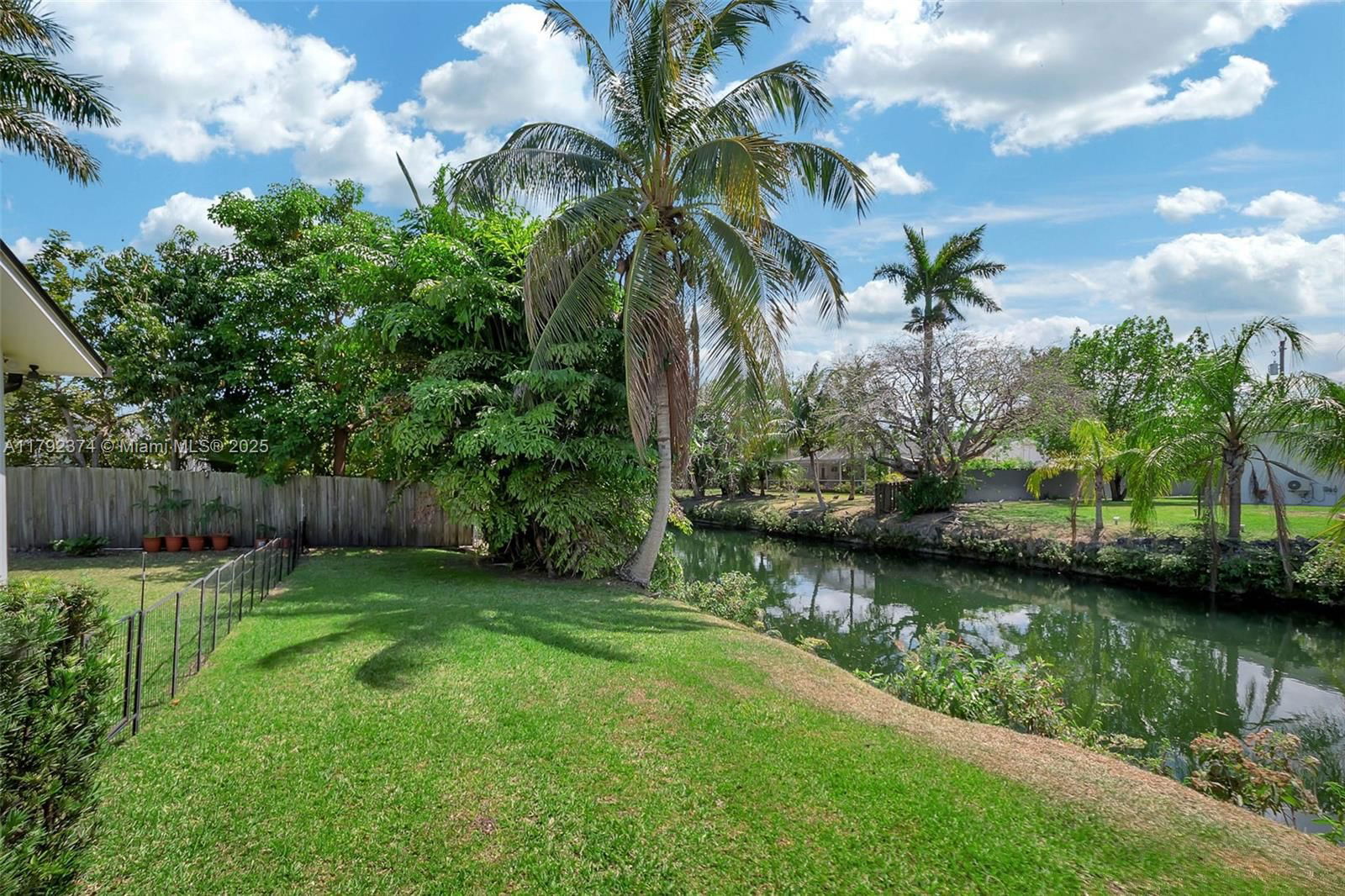 Real estate property located at 16840 87th Ave, Miami-dade, Maral Estates Sec 3, Palmetto Bay, FL