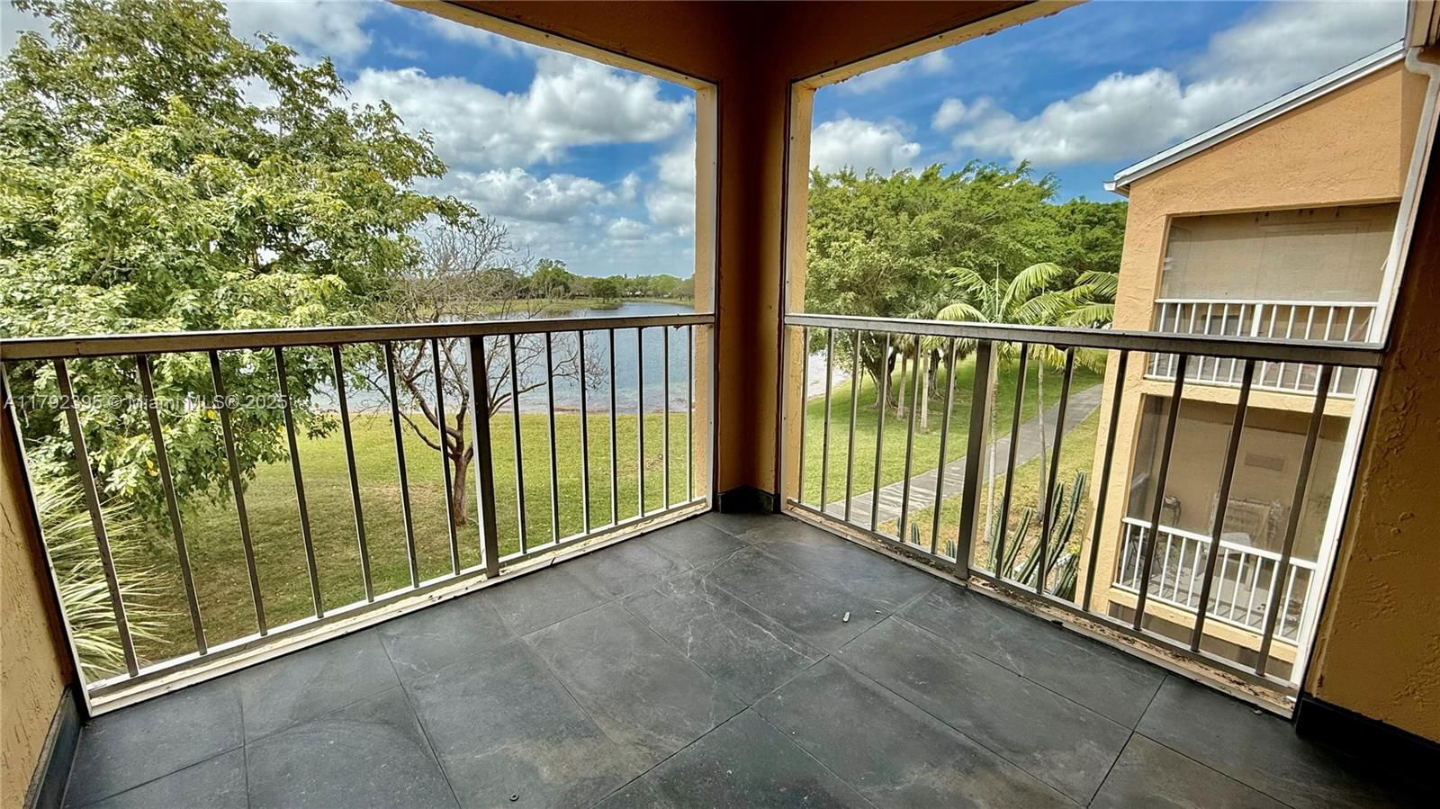 Real estate property located at 15330 106th Ter #921, Miami-dade, Hammocks Trails Condo, Miami, FL