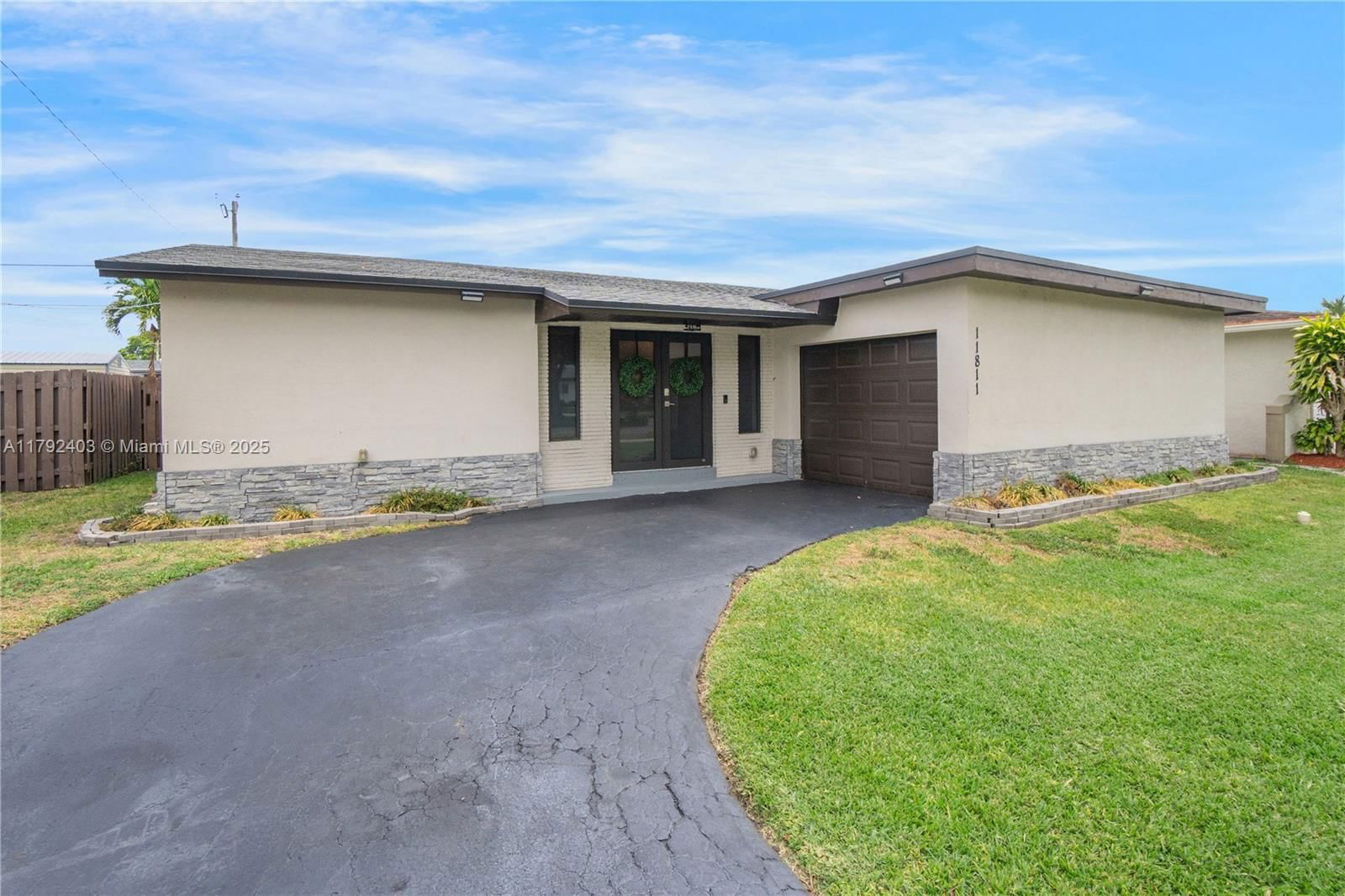 Real estate property located at 11811 29th St, Broward, Sunrise Golf Village Sec, Sunrise, FL