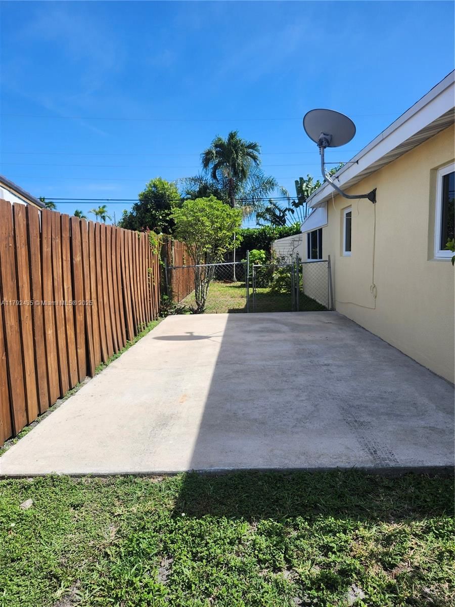 Real estate property located at 8750 42nd St, Miami-dade, Tropical Highlands 2nd Ad, Miami, FL