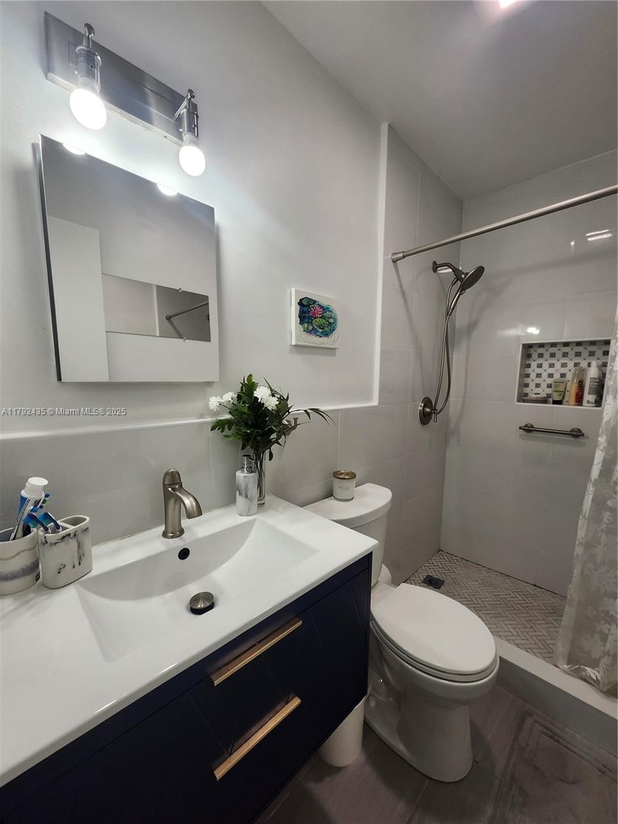 Real estate property located at 8750 42nd St, Miami-dade, Tropical Highlands 2nd Ad, Miami, FL