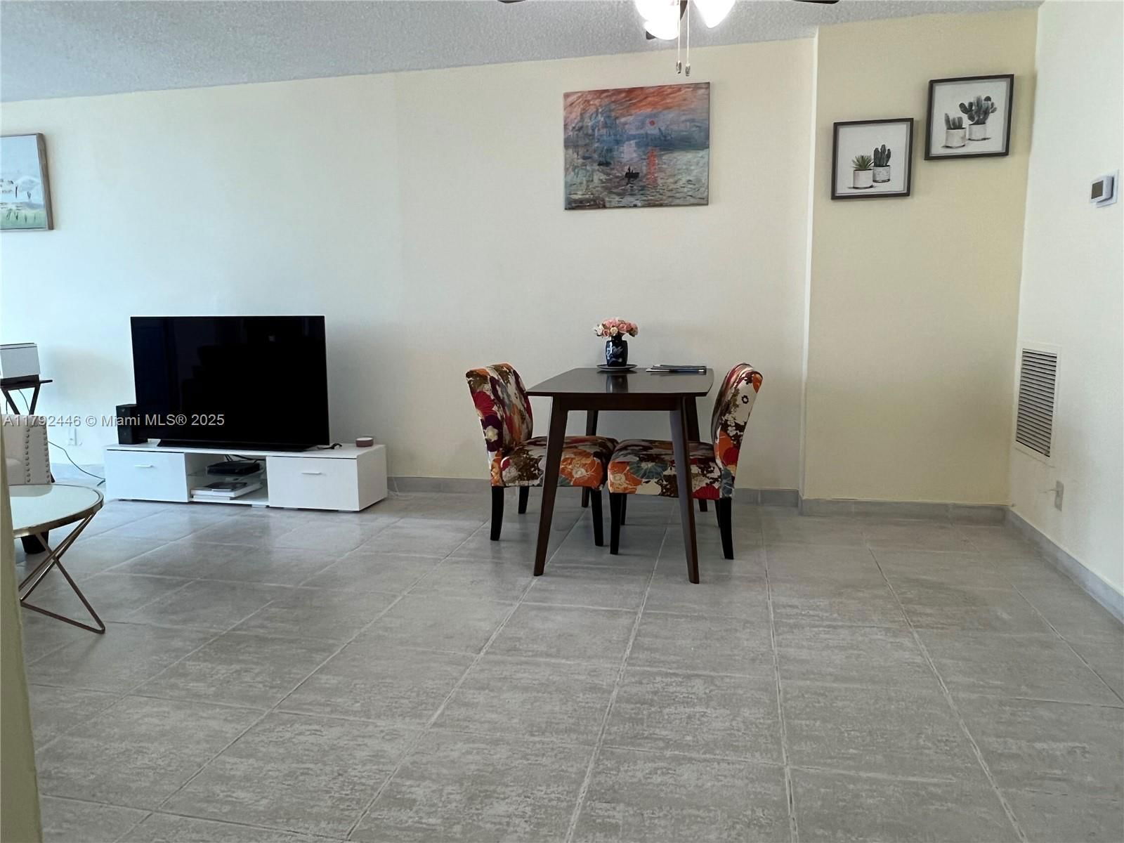 Real estate property located at 2655 Collins Ave #1405, Miami-dade, 4, Miami Beach, FL