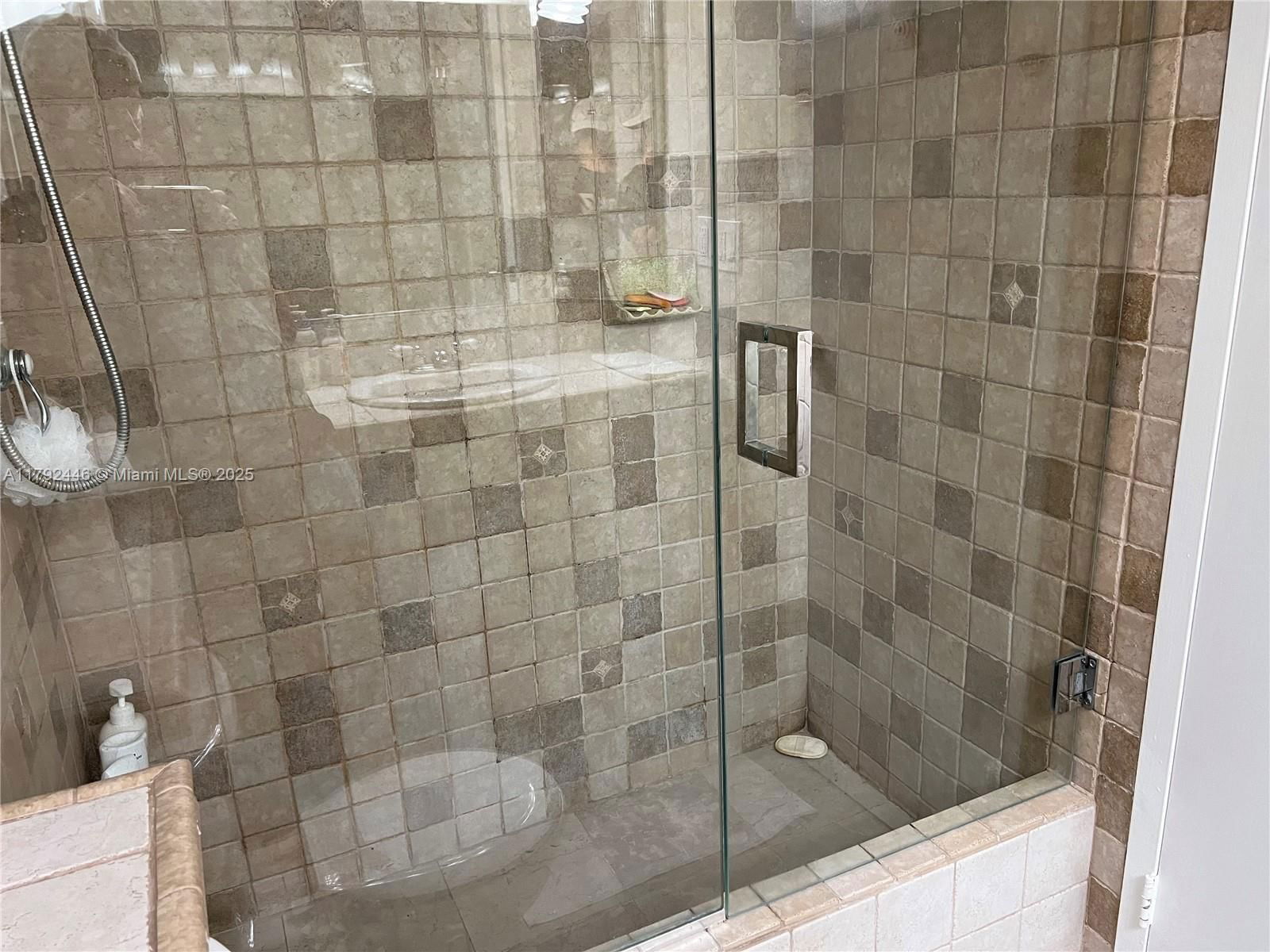 Real estate property located at 2655 Collins Ave #1405, Miami-dade, 4, Miami Beach, FL