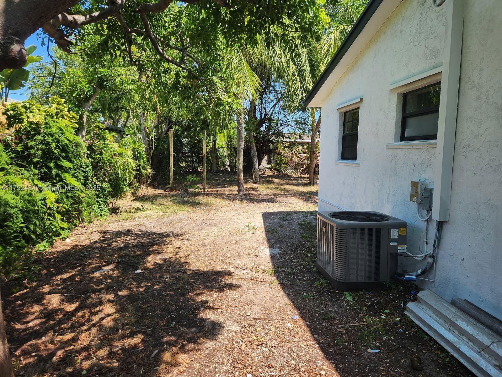 Real estate property located at 9340 Martinique Dr, Miami-dade, Cutler Ridge Sec 4, Cutler Bay, FL