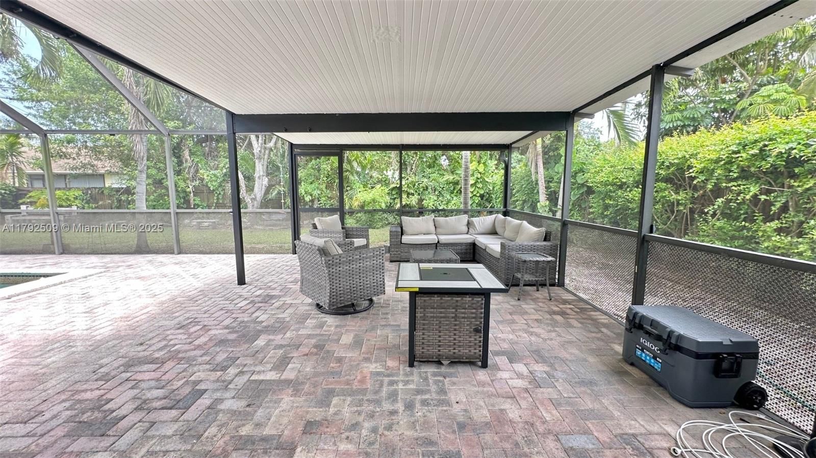 Real estate property located at 19241 93rd Rd, Miami-dade, Whispering Pines Est Sec, Cutler Bay, FL