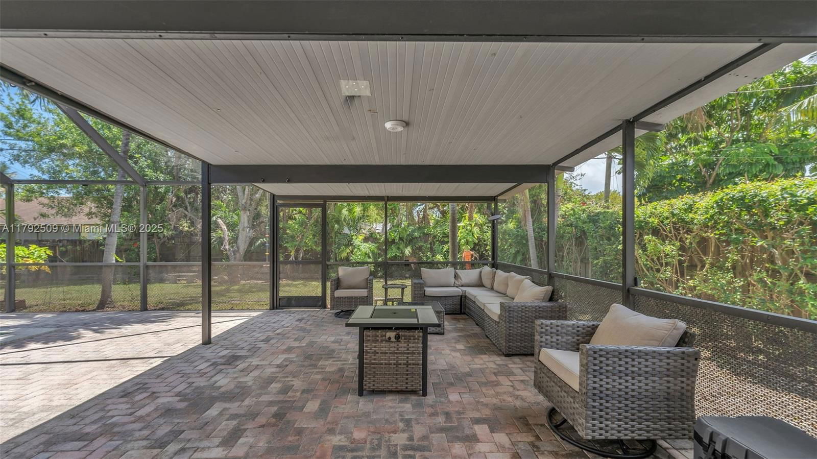 Real estate property located at 19241 93rd Rd, Miami-dade, Whispering Pines Est Sec, Cutler Bay, FL