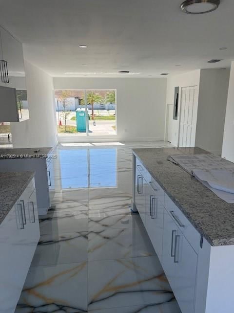 Real estate property located at 16315 107th Ave, Miami-dade, Fairway Plaza, Miami, FL