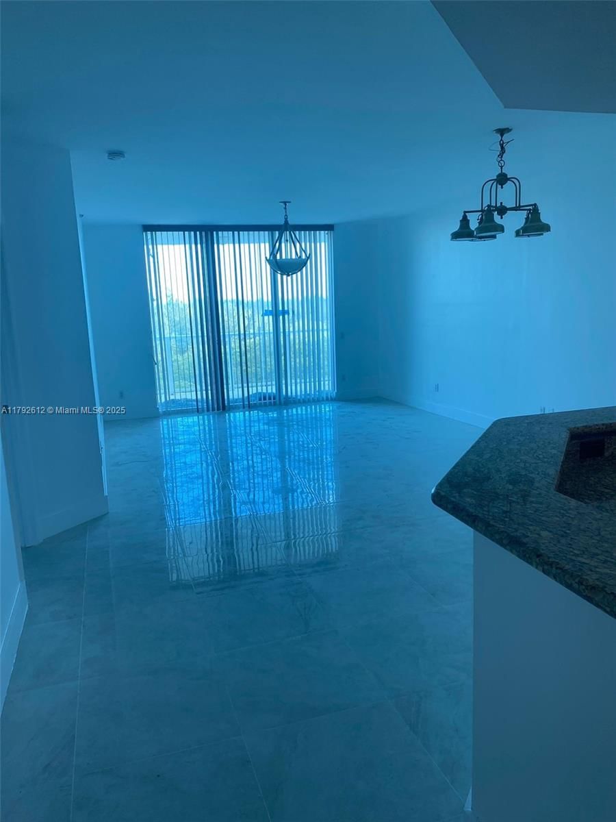 Real estate property located at 14951 Royal Oaks Ln #806, Miami-dade, The Oaks I Condo, North Miami, FL