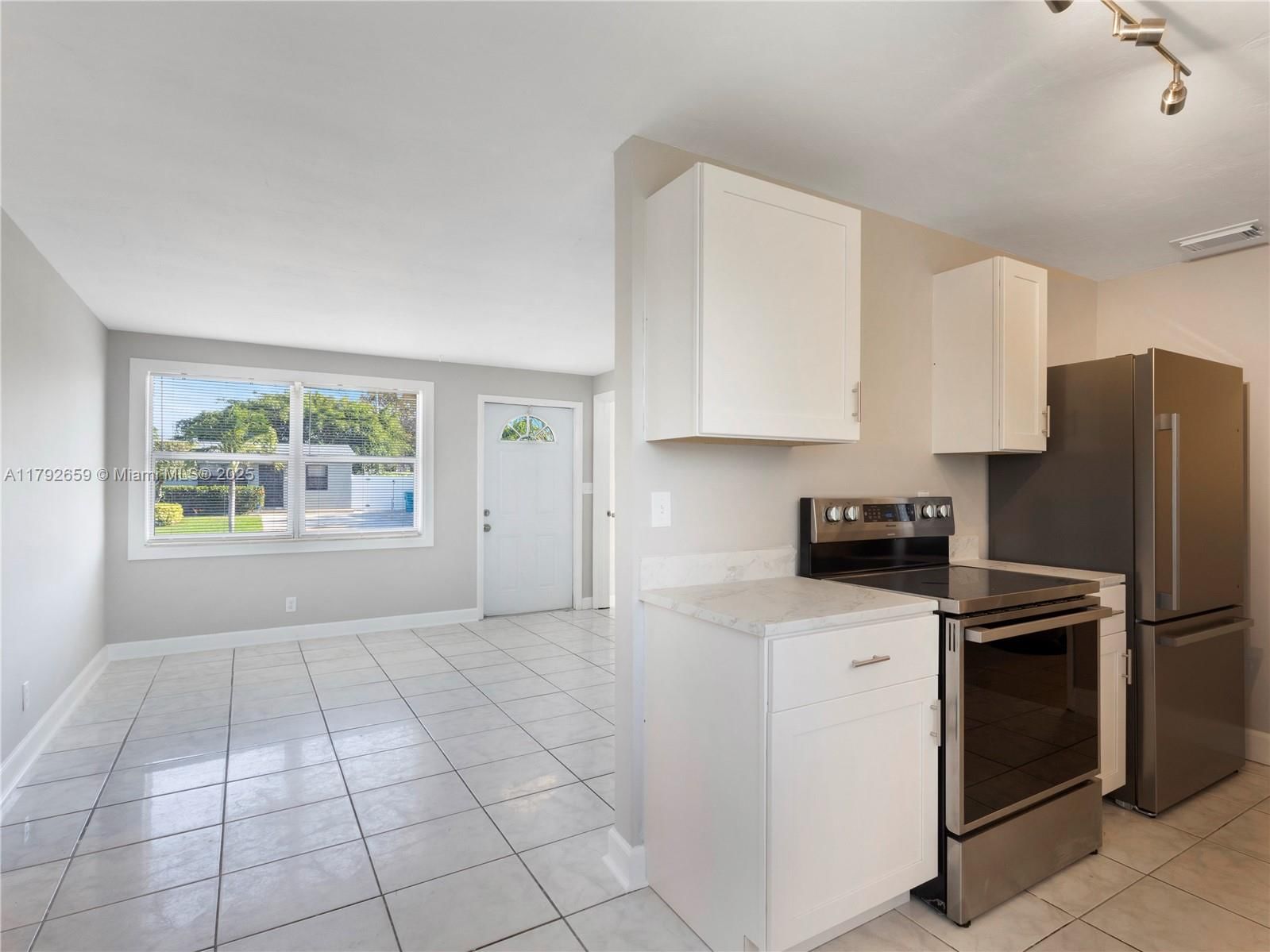 Real estate property located at 215 11th Ave, Palm Beach, Poinciana Heights, Boynton Beach, FL