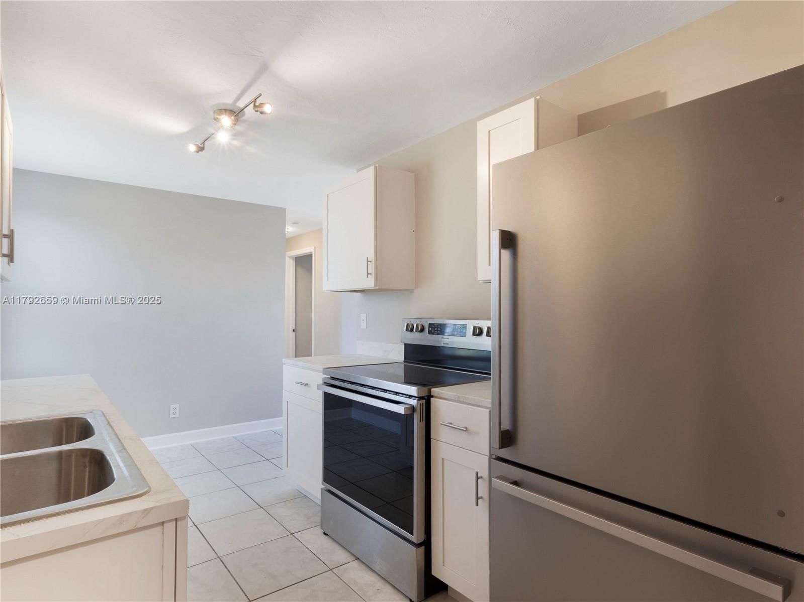 Real estate property located at 215 11th Ave, Palm Beach, Poinciana Heights, Boynton Beach, FL
