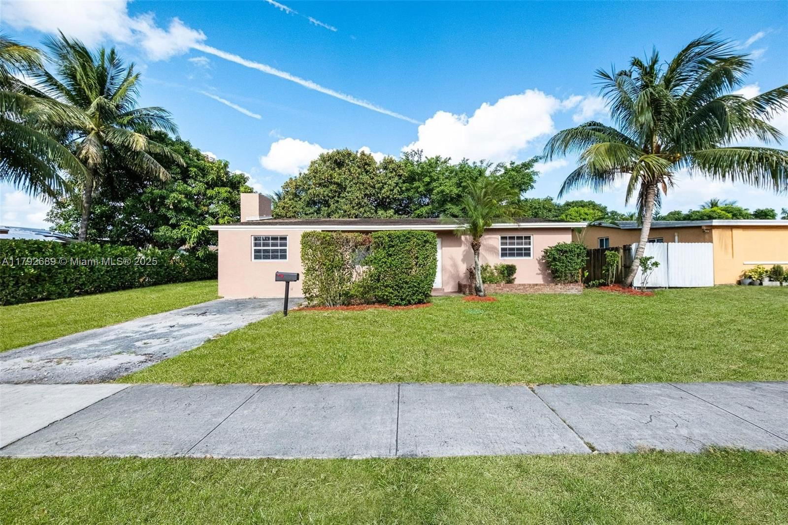 Real estate property located at 2821 74th Ave, Broward, Atlanta Lake, Hollywood, FL
