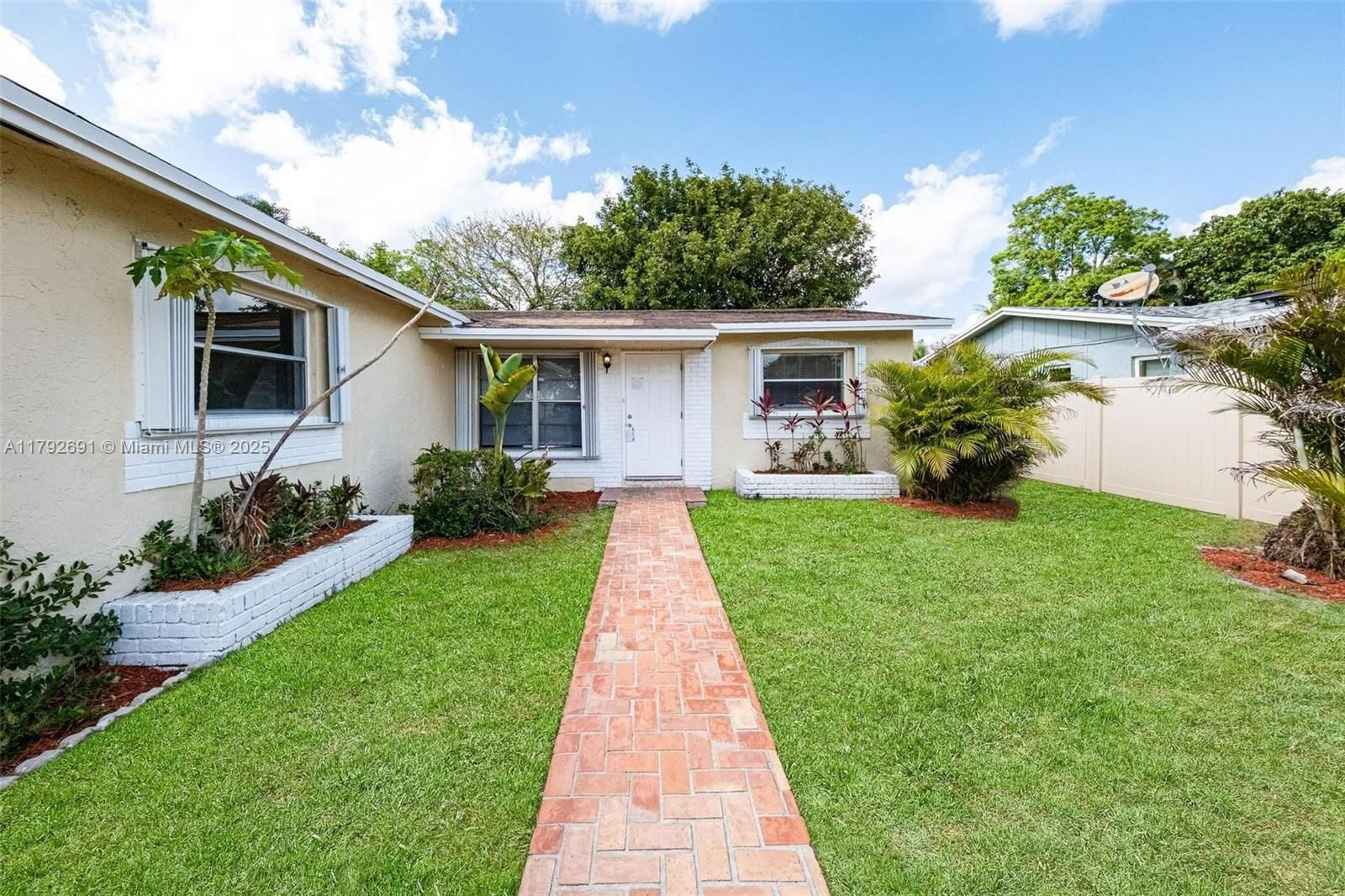 Real estate property located at 7717 9th St, Broward, Lauderdale North Park Sec, North Lauderdale, FL