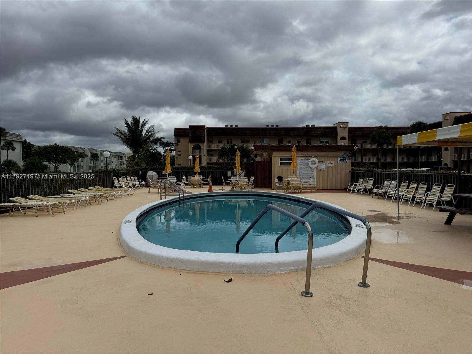 Real estate property located at 2900 Pine Island Rd #307, Broward, Sunrise Lakes 63 Condo, Sunrise, FL
