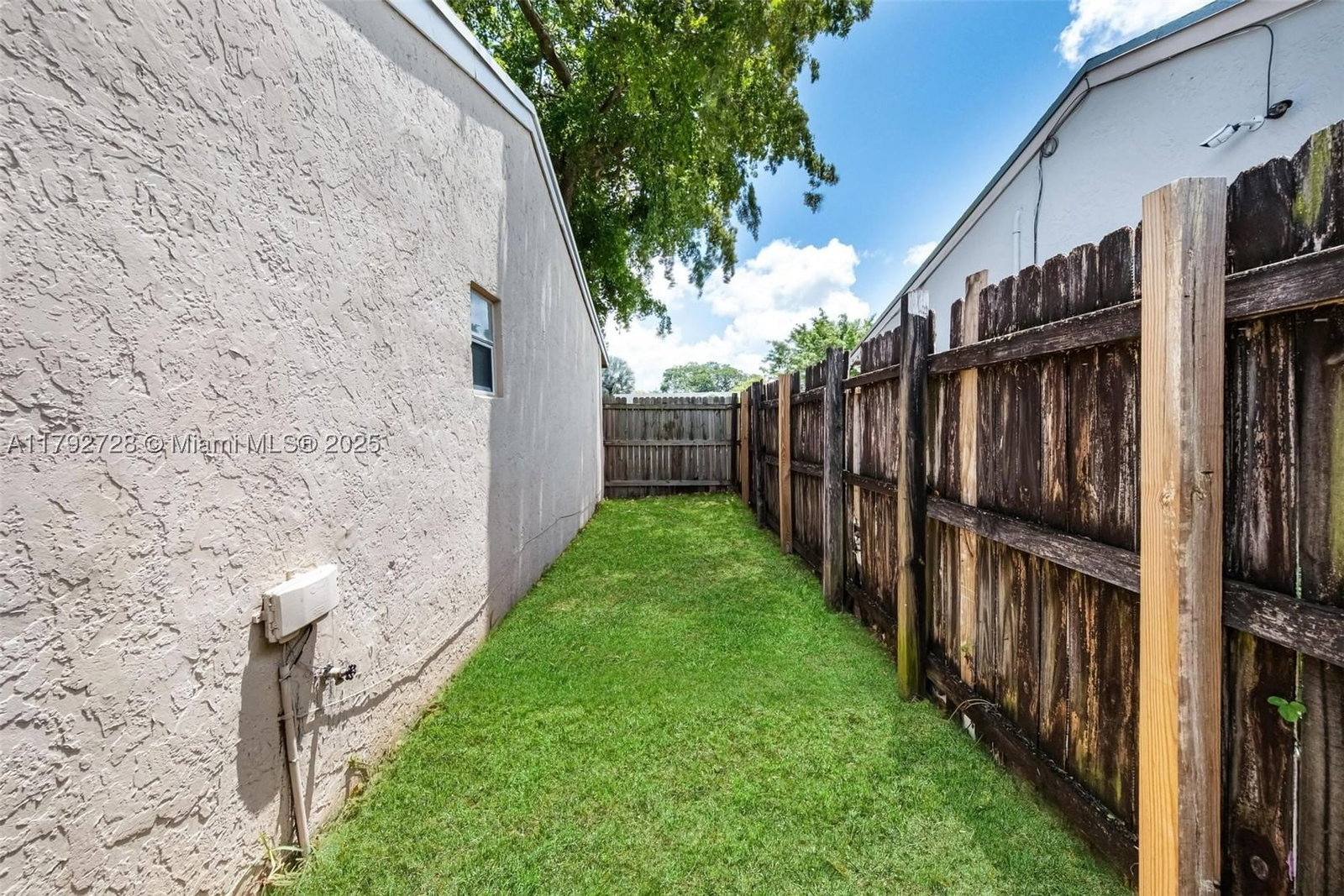 Real estate property located at 1251 73rd Ave, Broward, North Lauderdale Estates, North Lauderdale, FL