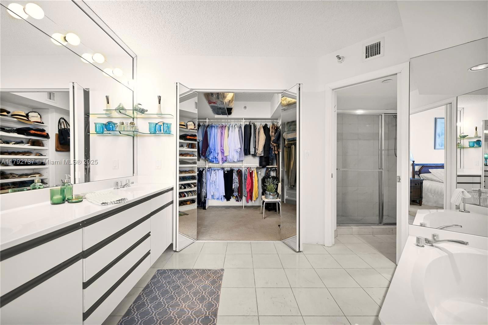 Real estate property located at 3530 MYSTIC POINTE DR #2106, Miami-dade, Mystic Pointe Tower 500 C, Aventura, FL
