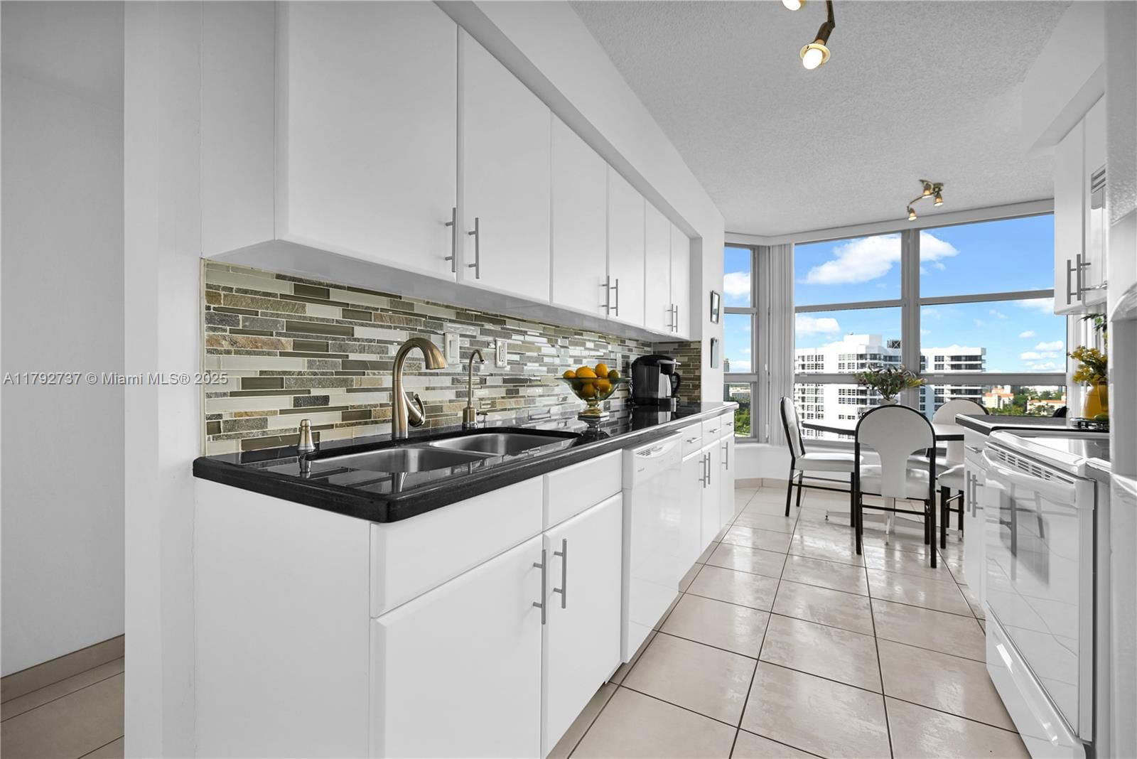 Real estate property located at 3530 MYSTIC POINTE DR #2106, Miami-dade, Mystic Pointe Tower 500 C, Aventura, FL