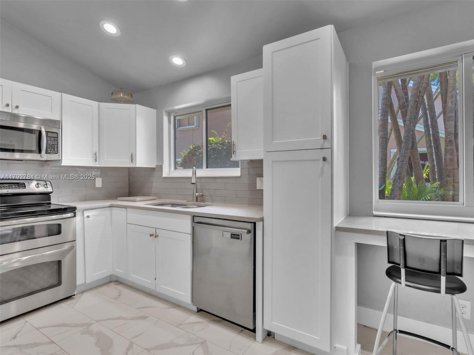 Real estate property located at 2124 Discovery Cir W, Broward, Discovery Pointe, Deerfield Beach, FL