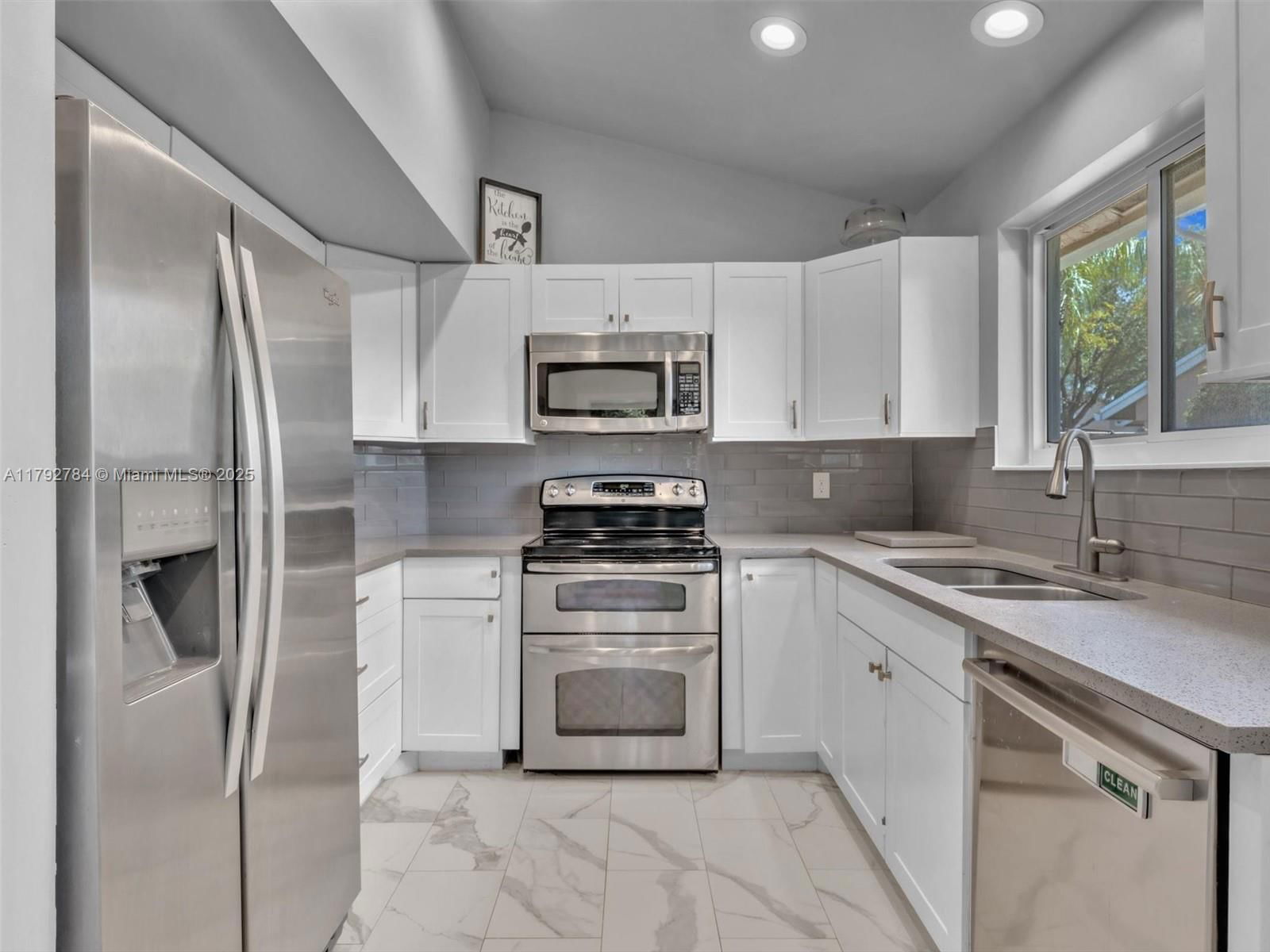 Real estate property located at 2124 Discovery Cir W, Broward, Discovery Pointe, Deerfield Beach, FL