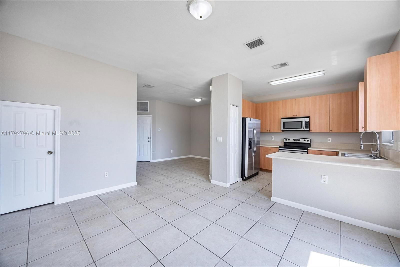 Real estate property located at 433 21st Ter, Miami-dade, Portofino Villas West, Homestead, FL