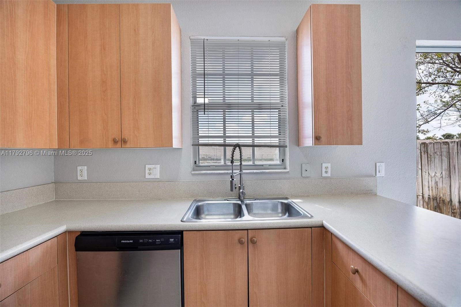 Real estate property located at 433 21st Ter, Miami-dade, Portofino Villas West, Homestead, FL