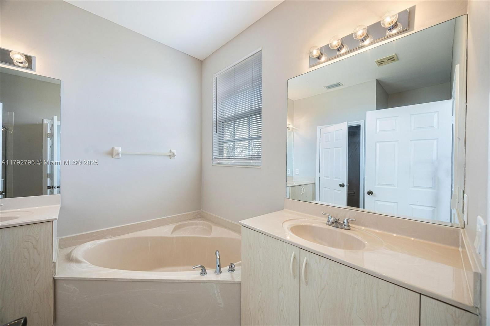 Real estate property located at 433 21st Ter, Miami-dade, Portofino Villas West, Homestead, FL