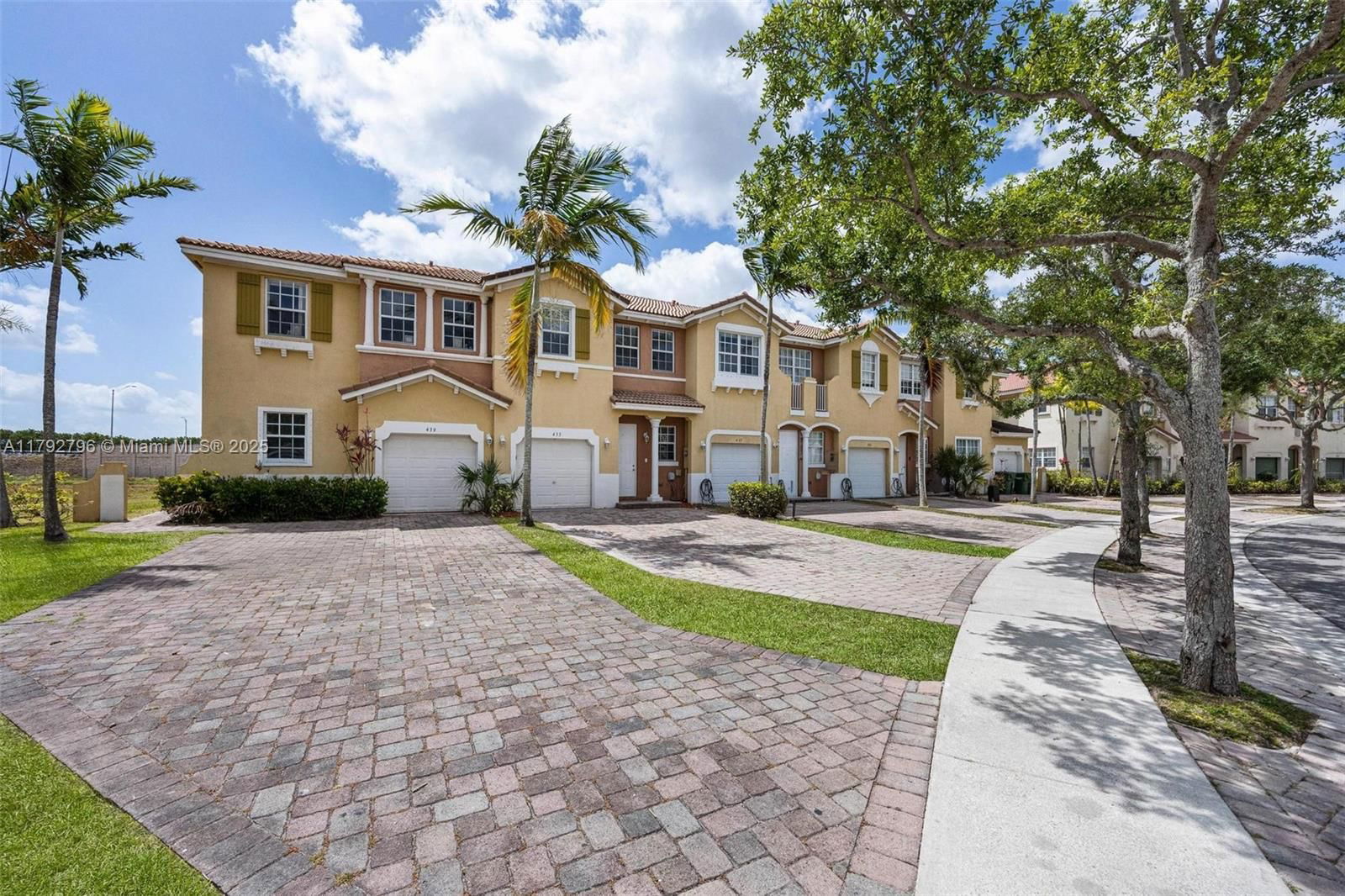 Real estate property located at 433 21st Ter, Miami-dade, Portofino Villas West, Homestead, FL