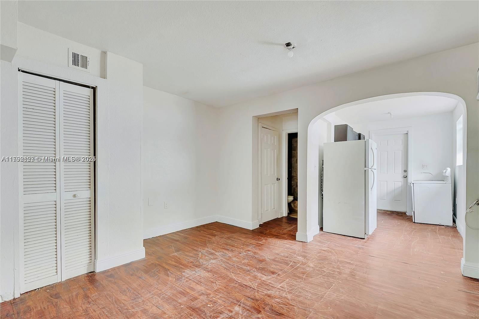 Real estate property located at 5434 5th Ave, Miami-dade, Buena Vista Gardens, Miami, FL