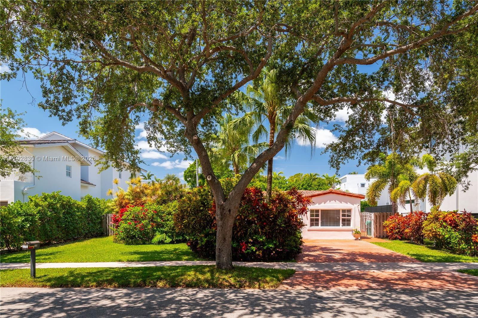 Real estate property located at 310 Woodcrest Rd, Miami-dade, Tropical Isle Homes Sub 4, Key Biscayne, FL