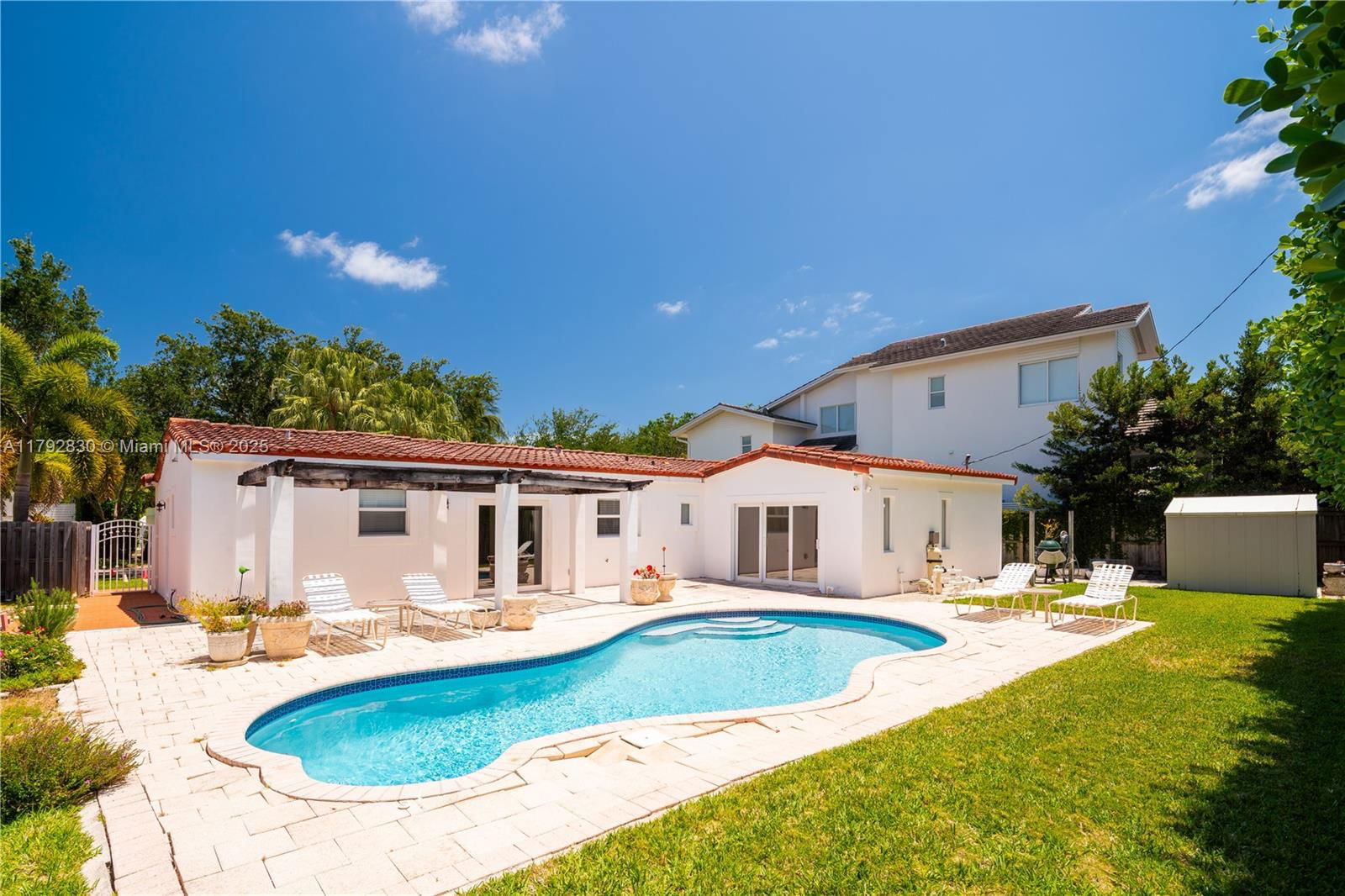 Real estate property located at 310 Woodcrest Rd, Miami-dade, Tropical Isle Homes Sub 4, Key Biscayne, FL