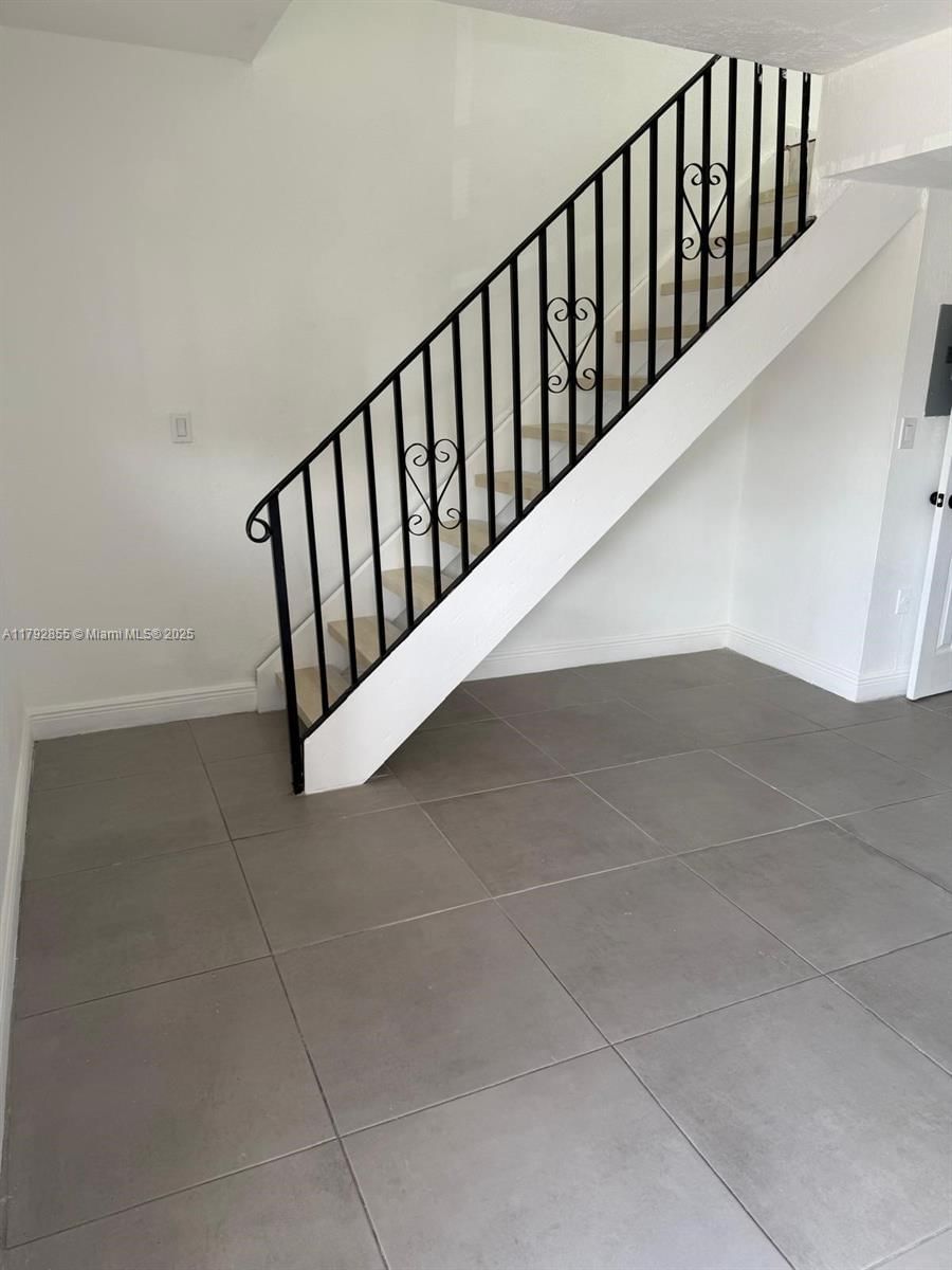 Real estate property located at 2291 53rd Pl #2291, Miami-dade, Green Oaks I Condo, Hialeah, FL