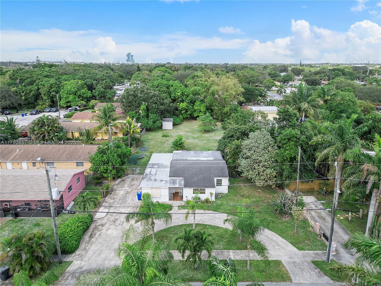 Real estate property located at 5709 Mckinley St, Broward, Hollywood Country Estates, Hollywood, FL