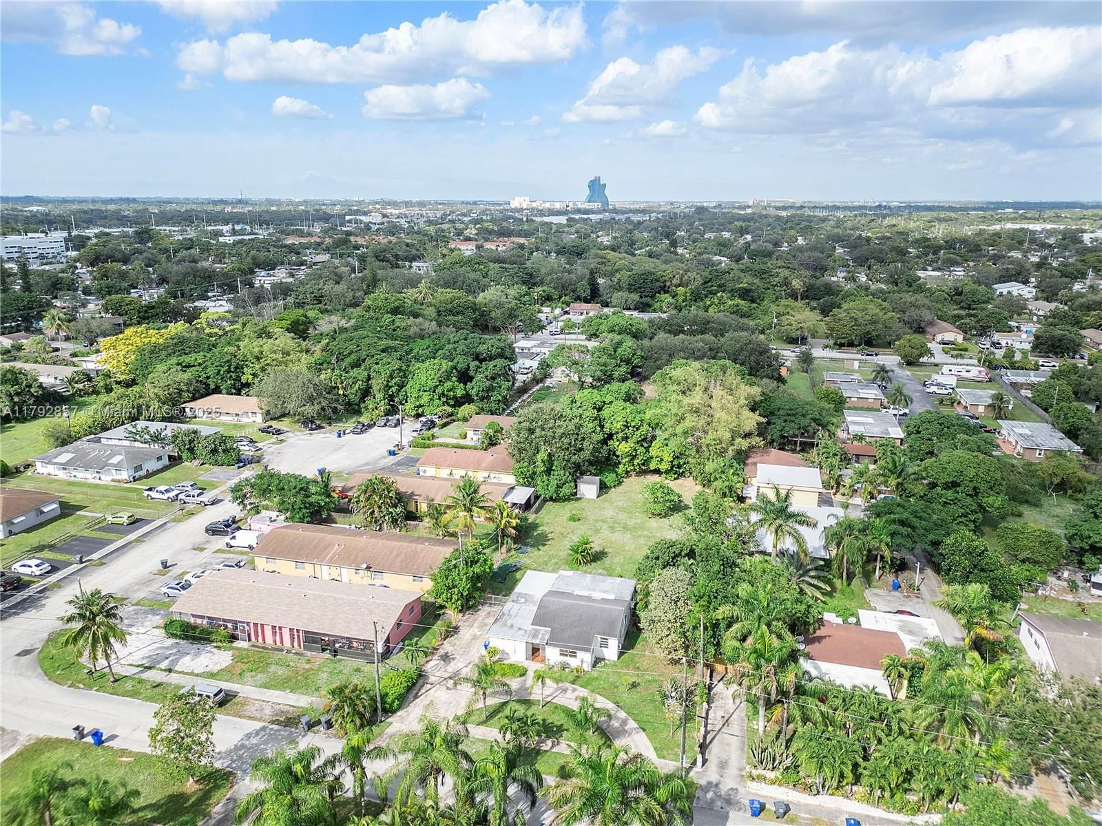 Real estate property located at 5709 Mckinley St, Broward, Hollywood Country Estates, Hollywood, FL