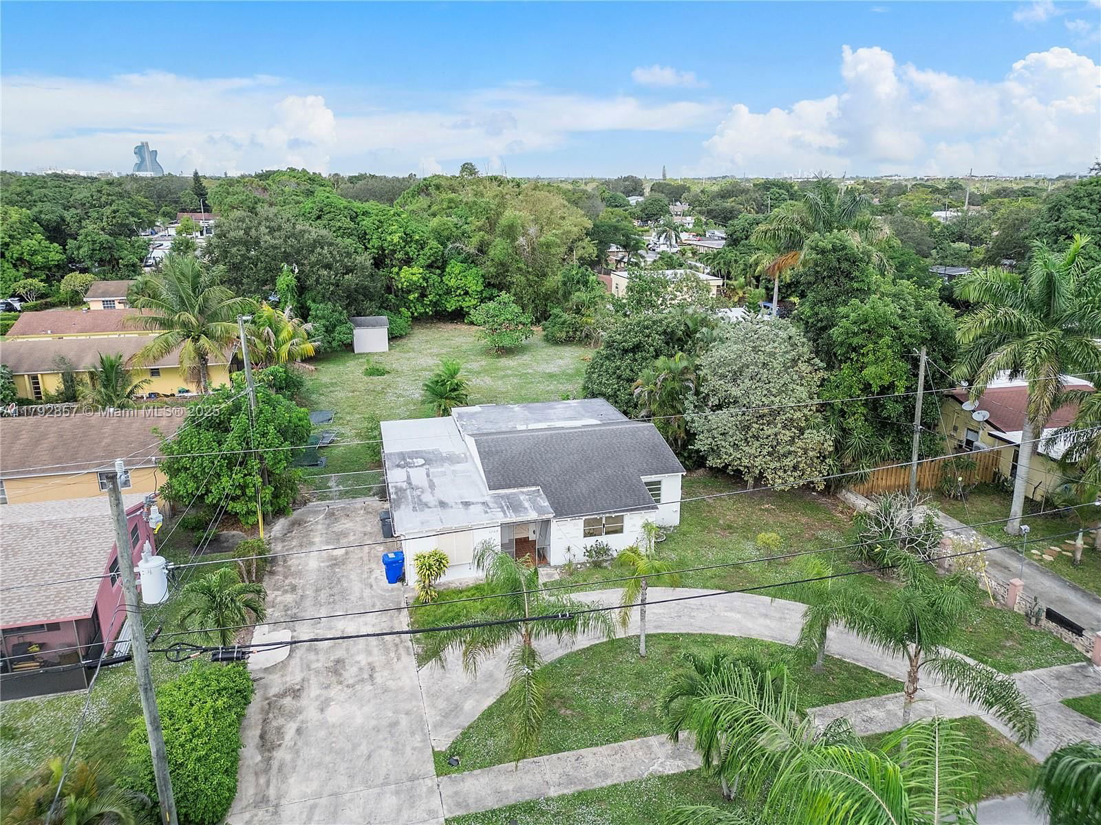 Real estate property located at 5709 Mckinley St, Broward, Hollywood Country Estates, Hollywood, FL