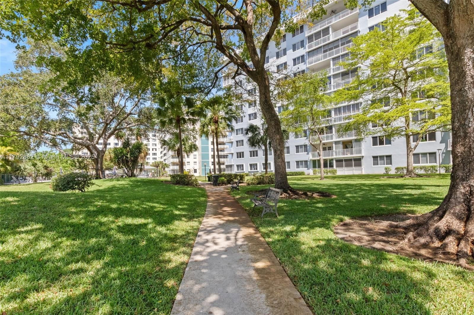 Real estate property located at 4200 Hillcrest Dr #505, Broward, Hillcrest East No 24 Cond, Hollywood, FL