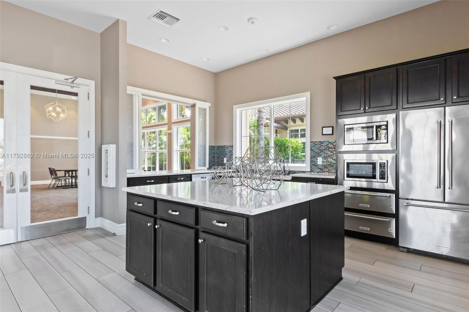 Real estate property located at 4200 Hillcrest Dr #505, Broward, Hillcrest East No 24 Cond, Hollywood, FL