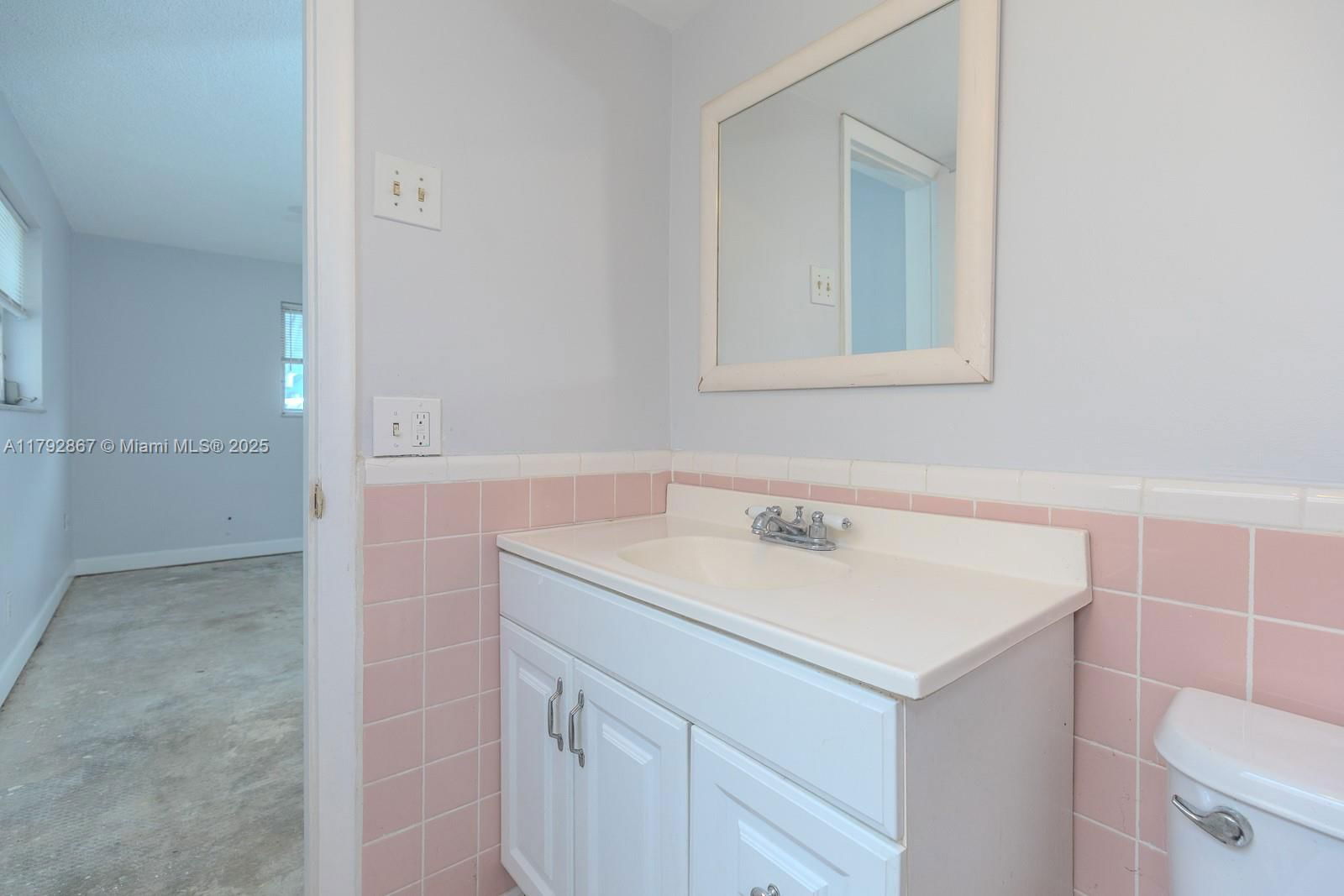 Real estate property located at 3710 Harrison St #1, Broward, Villas 1 Condo, Hollywood, FL
