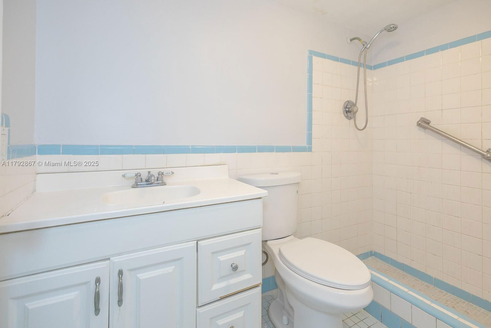 Real estate property located at 3710 Harrison St #1, Broward, Villas 1 Condo, Hollywood, FL
