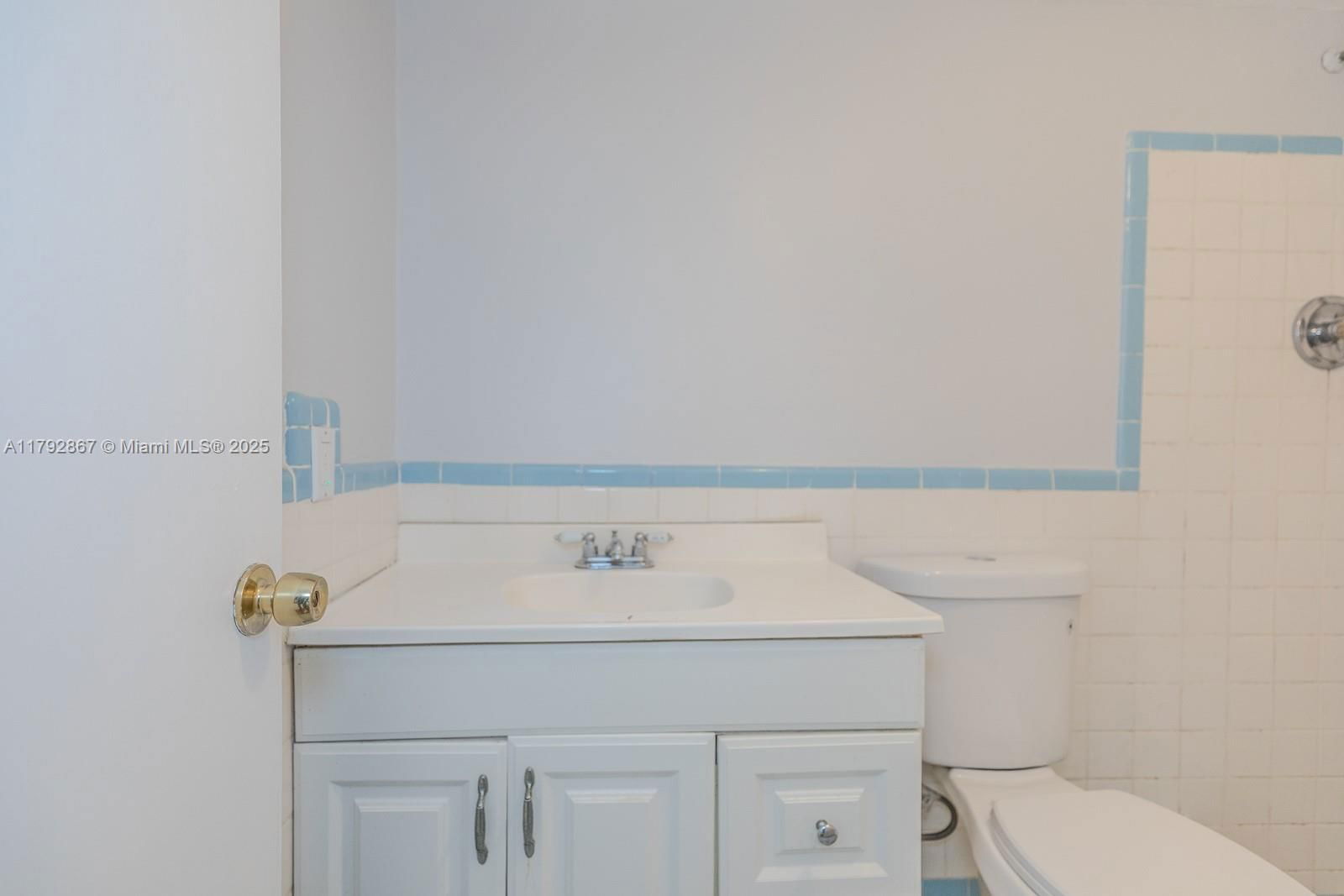 Real estate property located at 3710 Harrison St #1, Broward, Villas 1 Condo, Hollywood, FL